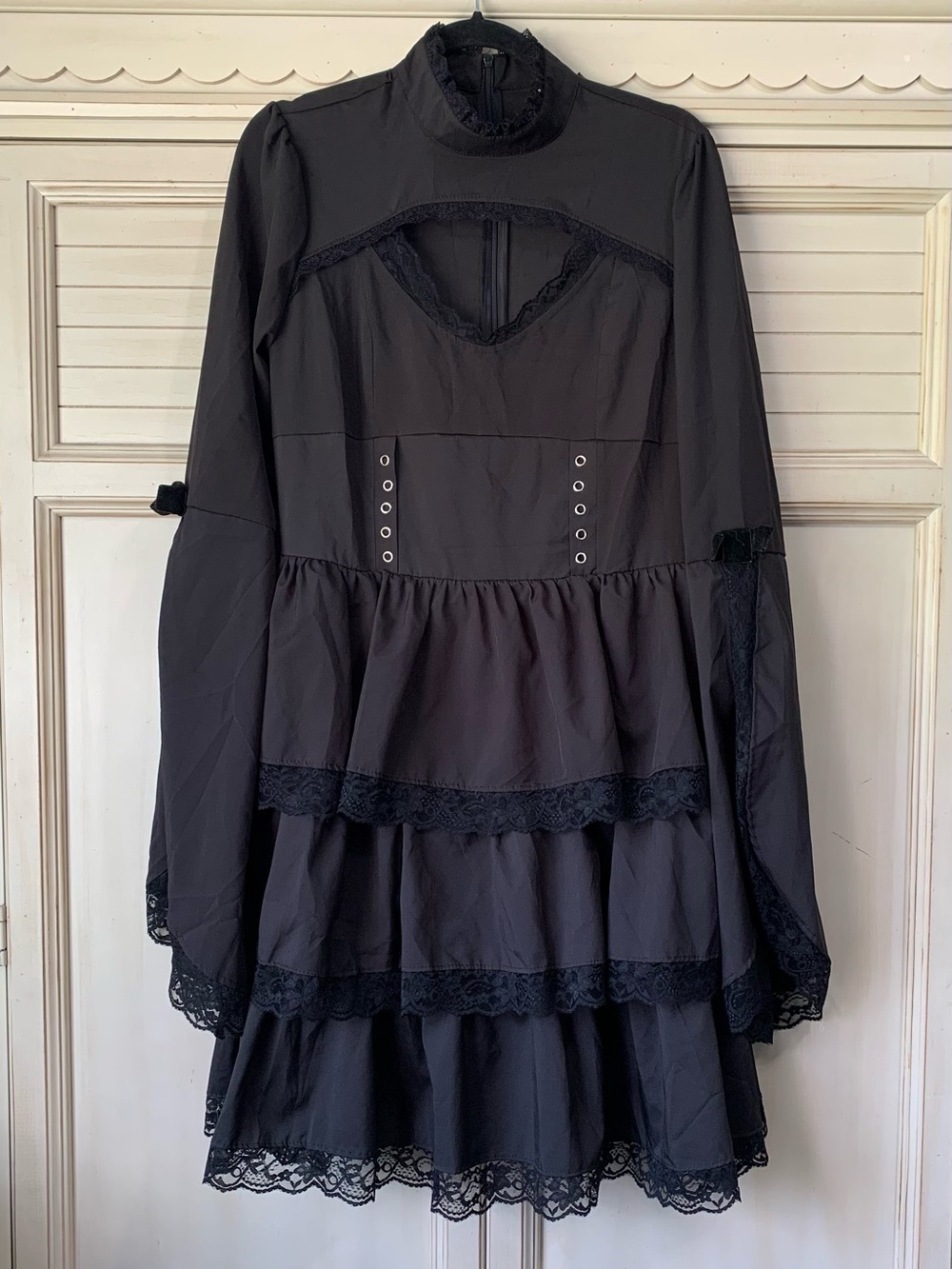 Black Lace-Trim Tiered Midi Dress With Bell Sleeves Size Medium Gothic Lolita